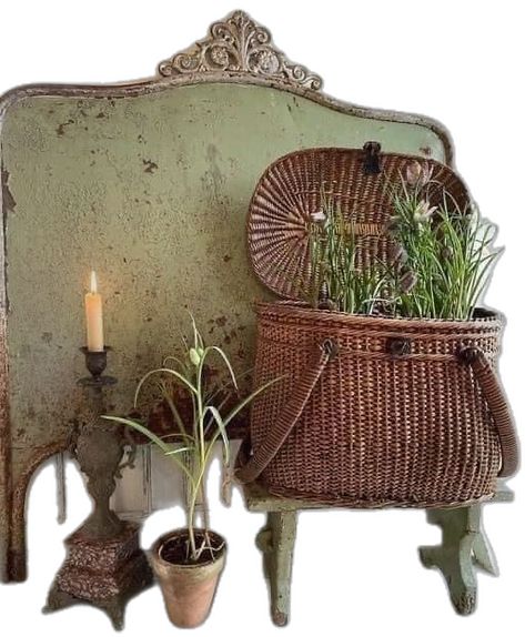 Spring Cloche Ideas Vignettes, Elegant Rustic Home Decor Bedroom, Case In Stile Country, Vintage Booth Display, Vintage Booth, Antique Booth Displays, Farmhouse Pictures, Antique Booth Ideas, Vibeke Design