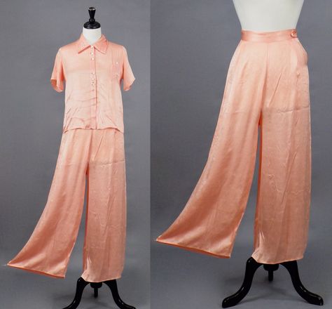 Vintage 1930s Pink Silk Wide Leg Pajamas Loungewear Set, 30s Pajama Pants and Blouse, Dormi-Jams Tailored by Patricia 50s Sleepwear, 1930s Loungewear, 1930s Pajamas, Vintage Pyjamas, Beautiful Sleepwear, Gotham Memoirs, Loungewear Vintage, Vintage Nightwear, 40s Outfits