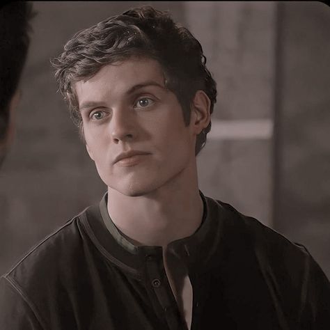 Issac Lahey Icons, Daniel Sharman Aesthetic, Daniel Sharman Icons, Isaac Lahey Icon, Isaac Lahey Aesthetic, Issac Teen Wolf, Teen Wolf Isaac, Smash Board, Isaac Lahey