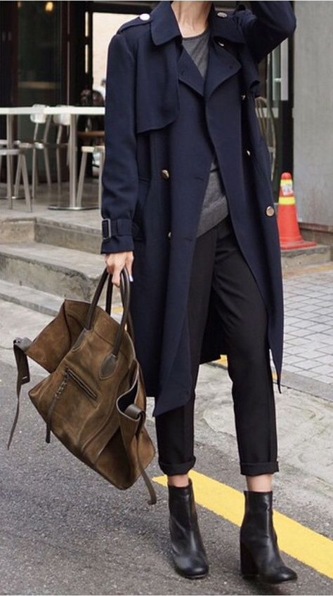 Mantel Outfit, Street Mode, Navy Trench Coat, Trench Coat Outfit, Boating Outfit, Coat Outfit, Coat Outfits, 가을 패션, Inspiration Mode