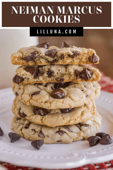 Learn how to make the world famous Neiman Marcus Chocolate Chip Cookies at home. Big, buttery & filled with chocolate chips—these chewy cookies are sure to become a family favorite! #neimanmarcuscookies #cookies #neimanmarcus #desserts #cookierecipe Neiman Marcus Chocolate Chip Cookies, Neiman Marcus Cookie Recipe, Neiman Marcus Cookies, Lil Luna, How To Make Dough, Chewy Cookies, Famous Chocolate, Crispy Cookies, Delectable Desserts