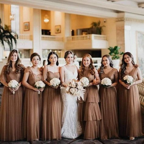 Brown Theme Wedding Color Schemes, Shades Of Brown Bridesmaid Dresses, Bridesmaid Dresses Brown, Brown Wedding Themes, Bridal Entourage, Wedding Brown, Champagne Wedding Colors, Brown Bridesmaid Dresses, Mocha Mousse