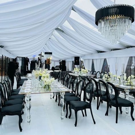 Simple and minimalistic wedding hall decor South African Traditional Wedding Decor, African Wedding Ideas, Wedding Hall Decor, African Traditional Wedding Decoration, Lobola Decor, Wedding Reception Slideshow, Black Wedding Decorations, White Weddings Reception, Black And White Wedding Theme