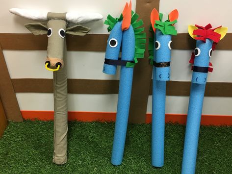 Diy Hobby Horse Pool Noodle, Derby Horse Pool Noodle, Pool Noodle Stick Horse Diy, Pool Noodle Animals, Pool Noodle Horse Diy, Cnc Furniture Design, Pool Noodle Horse, Diy Halloween Doll, Noodle Horse