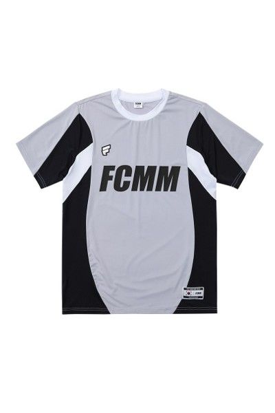 KOODING carries the latest FCMM basic tees. KOODING is the global leading shopping website in providing authentic Korean fashion, beauty and lifestyle items, including clothing, cosmetics, shoes, accessories, and bags in affordable, fast, easy, and safe way. Kawaii Logo, Jersey Fashion, Logo Jersey, Retro Football Shirts, Jersey Outfit, Kawaii Fashion Outfits, Uniform Design, Team Wear, Shopping Website