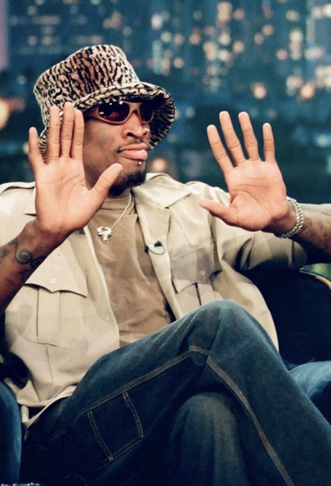 Dennis Rodman Style, Dennis Rodman Aesthetic, Dennis Rodman Fashion, Dennis Rodman Outfit, Denis Rodman, Brad Pitt Style, 90s Sports, Jay Leno, Nba Fashion