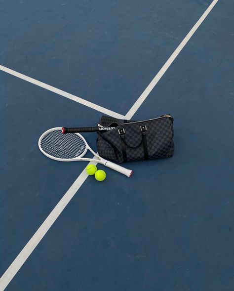 Tennis Photoshoot, Tennis Lifestyle, Tennis Photography, Tennis Pictures, Tennis Aesthetic, Tennis Socks, Gentleman Aesthetic, Tennis Life, Everything Is Blue