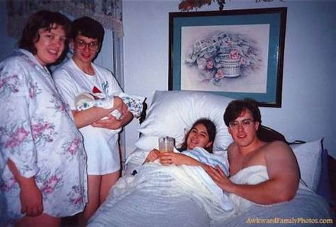 Birthing Center, Awkward Photos, Family Photo Ideas, Awkward Family Photos, Say Congratulations, Birth Center, Family Album, Best Funny Pictures, Bones Funny