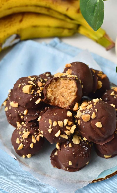 Banana Peanut Butter Balls (Ready in 20 Minutes) - The Conscious Plant Kitchen Banana Peanut Butter Balls, Conscious Plant Kitchen, Pancake Bites, Keto Baking, Banana Peanut Butter, Plant Kitchen, Lunch Appetizers, Butter Balls, Dairy Free Eggs