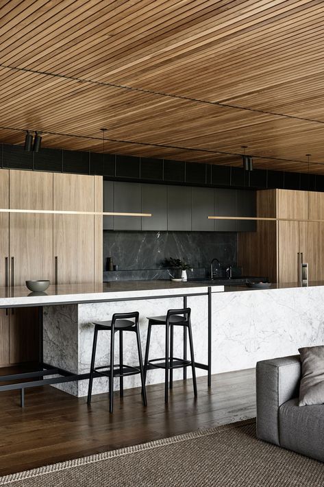 Exploring Beyond The Expected – Main Ridge By Chamberlain Architects Image 24 Angela Pringle, Chamberlain Architects, Dark Timber Floors, Timber Kitchen, Beachfront Villa, Timber Ceiling, The Local Project, Mornington Peninsula, Living Room Flooring