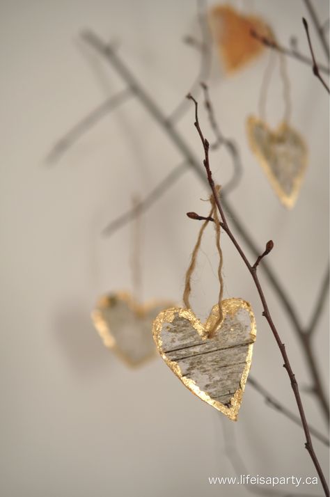 Faux Flowers Decor, Birch Bark Crafts, Saint Valentin Diy, Valentines Bricolage, Diy Valentine's Day Decorations, Pink Crafts, Nature Inspired Wedding, Deco Nature, Diy Valentines Decorations