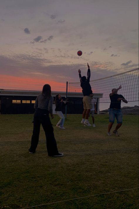 Asethic Volleyball Pictures, Outdoor Volleyball Aesthetic, Fall Volleyball Aesthetic, Volleyball Aesthetic Dark, Volleyball Vision Board Pictures, Aesthetic Volleyball Pics, Volleyball Boyfriend Aesthetic, Volleyball Asthetic Picture, Vball Pics Aesthetic