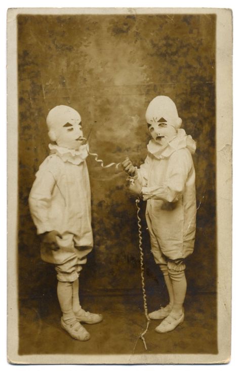 Jeronimus Bosch, Miss Peregrine's Peculiar Children, Party Prep, Peregrine's Home For Peculiars, Miss Peregrines Home For Peculiar, Creepy Kids, Creepy Vintage, Creepy Photos, Miss Peregrine