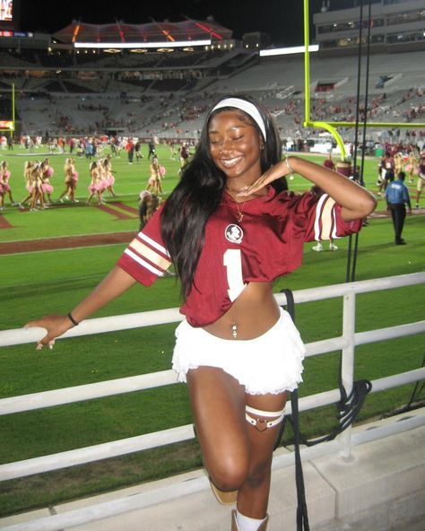 game day outfit ideas!! #seminoles #floridastateseminoles #floridastateuniversity #fsu #gonoles #footballgameoutfits #collegefashion #gamedayfit #freshman #college #collegefashion #gameday Fsu Gameday Outfit, Bama Gameday, Fsu Gameday, College Football Game Outfit, College Core, Fsu Football, College Gameday Outfits, Day Outfit Ideas, College Football Games