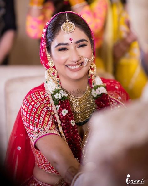 Disha Parmar Saree, Disha Parmar Wedding, Rahul Vaidya, Disha Parmar, Mehendi Ceremony, Mumbai Wedding, Daytime Wedding, Saree Gown, Engagement Ceremony