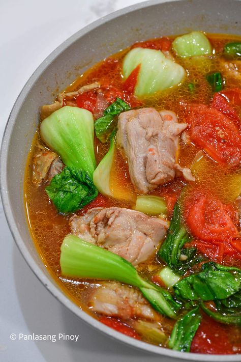 Kinamatisang Manok Pinoy Food Filipino Dishes, Filipino Soup Recipes, Easy Filipino Recipes, Chicken Vegetable Soup Recipes, Philippine Cuisine, Panlasang Pinoy, Vegetable Soup With Chicken, Filipino Dishes, Golden Apple