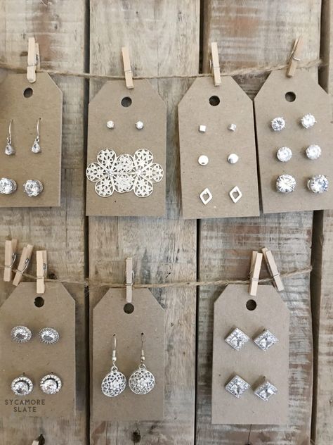 DIY Earring Tag Cards Diy Earring Tag Cards, Earring Tags Cards, Homemade Earring Holders, Earring Display Diy, Diy Jewelry Tags, Christmas Bazar, Diy Earring Cards, Card Holder Template, Earring Card Holder