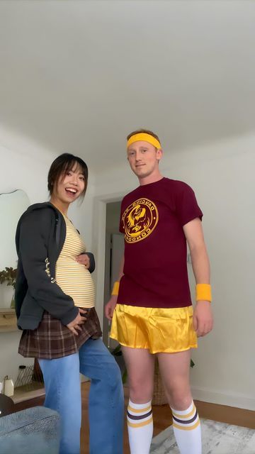 𝐕𝐲 | Fashion & Lifestyle diary on Instagram: "Halloween Couple Costume Ideas for pregnant women 🤰🫶 My husband and I live in Minnesota and while he is a runner, I’m 21 week pregnant. What’s more fitting for a costume than the movie “Juno” 🧡❤️ #juno #junoandpauliebleeker #junomovie #couplehalloweencostume #halloweencostume #couplecostume #halloweencostumeideas #halloween2023" Couples Costume For Pregnant, Juno Costume Pregnant, Juno Halloween Costume Couple, Juno Couple Costume, Pregnant Movie Characters, Interracial Halloween Costumes, Costume Ideas For Pregnant Women, Juno Halloween Costume, Cool Couples Costumes