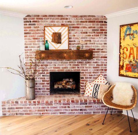 Red Brick Fireplace Ideas | Beautiful Fireplace Designs Diy Brick Wall, White Wash Brick Fireplace, Red Brick Fireplaces, Fireplace Update, Look Wallpaper, White Wash Brick, Brick Fireplace Makeover, Fireplace Remodel, Diy Fireplace