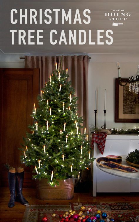 Candles make everything more beautiful. Light up your Christmas tree with these DIY Christmas Tree candles. Easy, fun and affordable. Diy Christmas Art, Antique Christmas Decorations, Old Fashion Christmas Tree, Tree Candles, Christmas Candles Diy, Antique Christmas Tree, Diy Christmas Lights, Led Christmas Tree, Prim Christmas