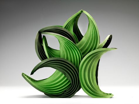 Green Balance – Erik and Martin Demaine Building Crafts, Origami Artist, 3d Quilling, Museum Gift, Modular Origami, Contemporary Crafts, American Crafts, Paper Sculpture, Abstract Sculpture