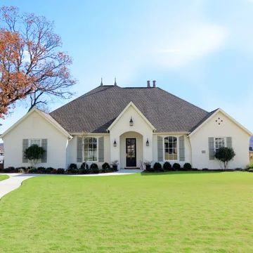 75 Craftsman Stucco Exterior Home Ideas You'll Love - January, 2023 | Houzz Single Story Home Exterior Makeover, Stucco Front Porch Ideas, Southwest Home Exterior, Stucco Colors, Exterior Home Design, Stucco Homes, Craftsman Exterior, Home Exterior Makeover, Single Story Homes