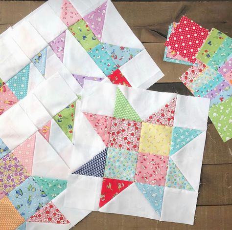 4 Patch Quilt, Quilting Digest, Quilt Blocks Easy, Stars Quilt, Scrappy Quilt Patterns, Cute Fabric, Scrap Quilt Patterns, Star Quilt Blocks, Patchwork Quilt Patterns