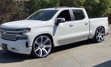 Luxury Suv Cars, Classic Cars Trucks Chevy, Silverado Crew Cab, Chevy Trucks Silverado, Silverado Truck, Dropped Trucks, Lowered Trucks, Custom Pickup Trucks, Custom Chevy Trucks