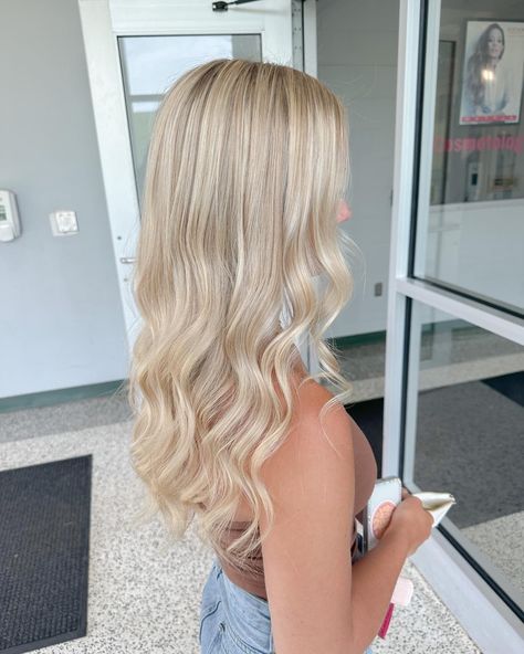 Blonde Hair Color Ideas Bright, Pure Diamond Blonde Hair, Blonde Hair Inspo Pics, Light Blonde Balayage On Blonde Hair, Really Light Blonde Hair, Blond Haircut Ideas, Platinum Blonde With Dimension, Different Types Of Blondes, Platinum Blonde Hair Shadow Root