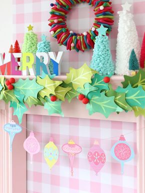 DIY Project - Christmas Craft Ideas - Home Decor: Free Printable Retro Ornament Holiday Garland | damask love  #christmas #christmasdecor #christmascrafts #diy #doityourself #crafter #diyideas #craft #crafting #wallart #art #artsy #homedecor #homedecorideas Decoracion Navidad Diy, Retro Christmas Decorations, Holiday Garland, Deco Table Noel, Christmas Craft Ideas, Retro Ornaments, Rainbows Christmas, Retro Holiday, Holiday Garlands