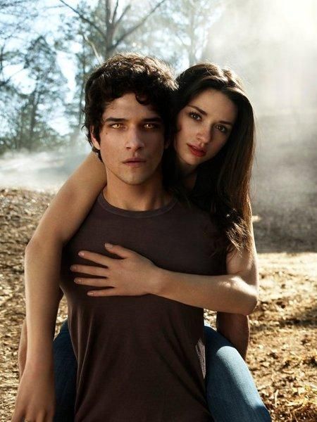 Teen Wolf. The most creative show in a long time in my humble opinion. The pretty boys are great too. Scott Teen Wolf, Alisson Teen Wolf, Teen Wolf Poster, Teen Wolf Allison, Stiles Teen Wolf, Scott And Allison, Teen Wolf Scott, Teen Wolf Ships, Film Netflix