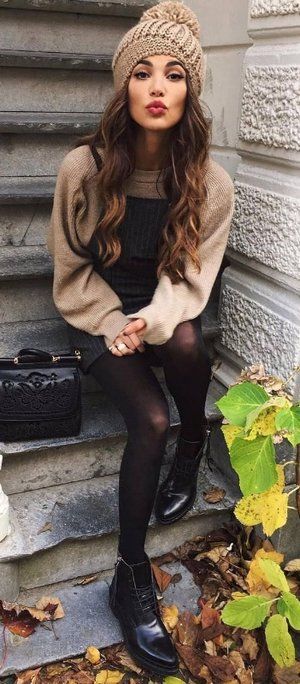 Fall beanie outfit ideas #fallfashion #falloutfits #fallstyle  #ilymixAccessories Vinter Mode Outfits, Beanie Outfit, Mandala Tattoo Design, Fall Capsule Wardrobe, Modieuze Outfits, Cozy Outfit, Fashion 2018, Overall Dress, Black Tights