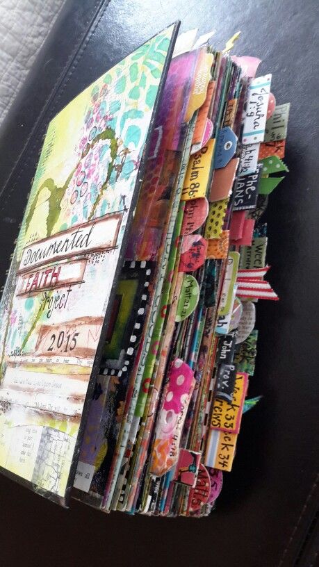 Journal Tabs Diy, Organizing Junk Journal Supplies, Junk Journal Supplies Organization, Binder Junk Journal, Junk Journal Ideas Inspiration, Colorful Junk Journal, Butterfly Art Journal Pages, Altered Books Pages, Handmade Journals Diy