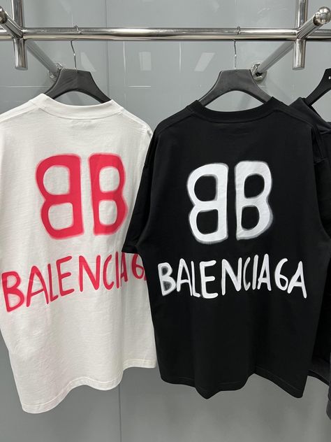 Balenciaga Tshirt Men, Balenciaga Tshirt, Balenciaga T Shirt, T Shirt Crop Top, Tshirt Ideas, Balenciaga, Dj, Print Design, Crop Tops