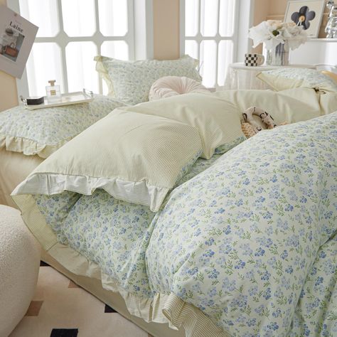 PRICES MAY VARY. Aesthetic Floral Comforter Set: The french ruffled comforter set with chic shabby garden style blue floral leaves botanical pattern printed, add color and beauty and elegance to bedroom, it exhibits a simple yet exquisite aesthetic, perfect bedding set for homeowners with sophisticated tastes in cottage core room decor. The cute floral twin xl comforter set is suitable for bedroom, guest room, school dormitory and so on Soft and Warm: The french style garden ruffled floral comfo Danish Pastel Bed Comforters, Cute Bedding Single, Day Bed Bedding Sets, Bedding For Twin French Provincial Bed, Butterflies Bed Spread Twin, Cute Pastel Bed Sheets, Single Bed Spreads, Korean Bed Comforter, Floral Bedding.