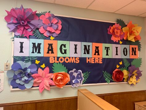 Our Class Is In Full Bloom Bulletin Board, 3d Flower Bulletin Boards, Flower Bulliten Board Ideas, Imagination Blooms Here Bulletin Board, Bulletin Board Ideas With Flowers, Imagination Blooms Here Classroom, Spring Classroom Decorations Wall Decor, Beautiful Bulletin Boards, Growing Greatness Bulletin Board