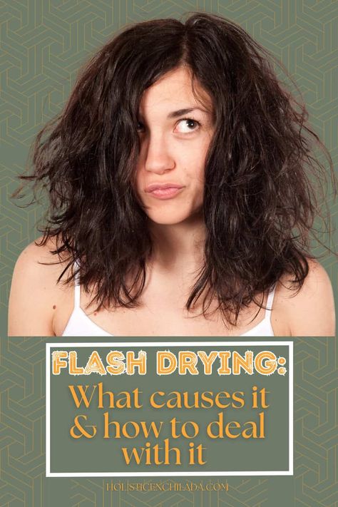 Understand what flash drying is and its effects on your hair's health, and discover how to prevent it to maintain your hair's vitality and beauty. Drying Curly Hair, Crunchy Hair, Maui Moisture, Natural Hair Moisturizer, High Porosity Hair, Dry Curly Hair, Low Porosity Hair Products, Hair Porosity, Curly Girl Method