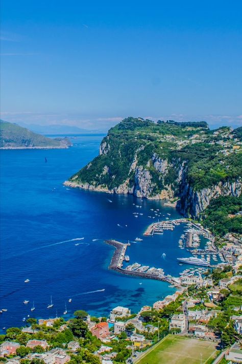 Isle Of Capri Italy, Sorrento Italia, Travel Belize, Capri Italia, Pool Lighting, Island Of Capri, Capri Island, Isle Of Capri, Italy Street