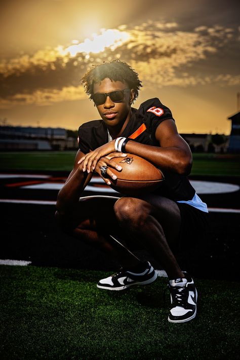 Calling all football fans! 📢 Who's gearing up for another season of epic touchdowns? Counting down the days till football season!  #FootballFever #AledoFootball #texasphotographer #txhsfb #aledophotographer #fwcamera #teamphotographer #texasfootball⁠ #sportscontent #AledoBearcats #bearcatfootball Flag Football Photoshoot Ideas, Football Field Photoshoot, Football Action Shots, Football Poses For Pictures, Football Photoshoot Ideas, Senior Football Photography, Football Portraits, Football Senior Photos, Cowboy Pics