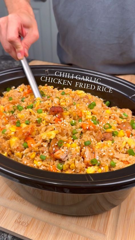 Chili Garlic Chicken Fried Rice Stealth Health Slow Cooker Meal Prep Series, Episode 11 Per serving (makes 10): 575 Calories 43g… | Instagram Chili Garlic Chicken Fried Rice, Fried Rice In Crockpot, Chili Garlic Chicken Fried Rice Crockpot, Slow Cooker Chicken Fried Rice, Slow Cooker Rice Meals, Chili Garlic Fried Rice, Crock Pot Chicken Fried Rice, Crockpot Meals With Rice, Tom Walsh Stealth Health Recipes