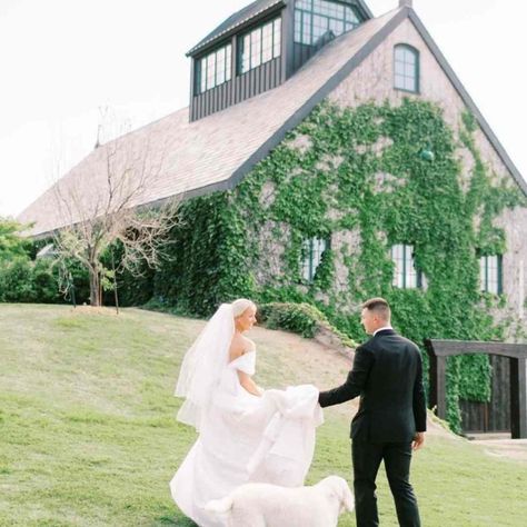 SIX UNIQUE WEDDING VENUES IN OKLAHOMA - courtneykibby.com Wedding Venues Oklahoma, Glass Chapel Oklahoma, European Wedding Venue, Tulsa Wedding Venues, Oklahoma Wedding Venues, Glass Chapel, City Wedding Venues, Wedding Venues Indoor, Smallest Wedding Venue