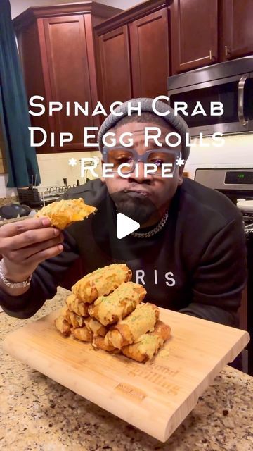 Michael J. O’Neal on Instagram: "Crunchy meets creamy: Spinach Crab Dip Egg Rolls. Dive into deliciousness! 🍴💫 #EggRollMagic #CrabDipCravings #eggrolls #eggrollrecipe #theonealsway #foryou #foryoupage #explorepage #toogood #eliteeats #mondaynightdinner #appetizers #crabdiprecipe #diprecipeidea #seafoodlovers #crablovers #seafoodheaven" Spinach Crab Dip, Blac Youngsta, Crab Eggs, Shrimp Egg Rolls, Crab Cake Recipes, Crab Rolls, Salmon Eggs, Best Seafood Recipes, Spinach Egg