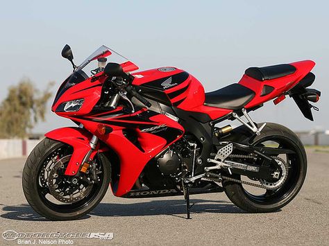 07 honda cbr1000rr static | Flickr - Photo Sharing! Honda Sport Bikes, Honda Fireblade, America Wallpaper, Honda Cbr 1000rr, Red Motorcycle, Мотоциклы Cafe Racers, Motos Honda, Crotch Rocket, Honda Bikes