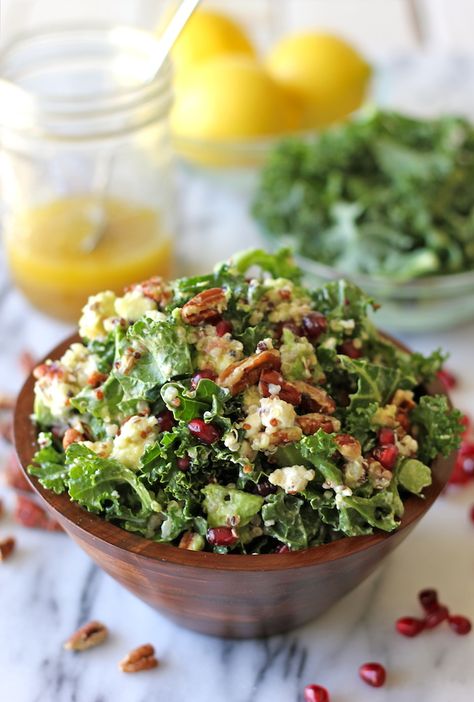 Kale Salad with Meyer Lemon Vinaigrette - Damn Delicious Meyer Lemon Vinaigrette, Purewow Recipes, Meatless Monday Dinner, Quinoa Recipes Healthy, Autumn Salad Recipes, Kale Quinoa Salad, Alkaline Diet Recipes, Lunch Salad, Quinoa Salat