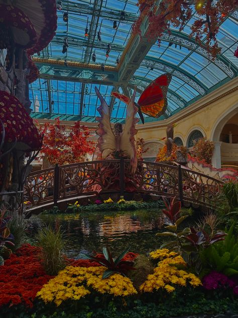 #lasvegas #lasvegasstrip #bellagio #Bellagiogarden #botanical #garden #Desgin #fairy #fairygarden #aesthetic #magic #magicaljungle Bellagio Botanical Gardens, Bellagio Las Vegas Aesthetic, Bellagio Conservatory & Botanical Gardens, Las Vegas Bellagio, Bachelorette Aesthetic, Las Vegas Aesthetic, Vegas Bellagio, January Mood, Bellagio Conservatory