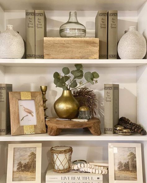 Wall Indent Decor Ideas, Shelf Decorations Living Room, Mantels Decor, Aesthetic Shelf Decor, Cardboard Shelf, Shelf Staging, Vintage Shelf Decor, Aesthetic Shelf, Boho Shelf Decor