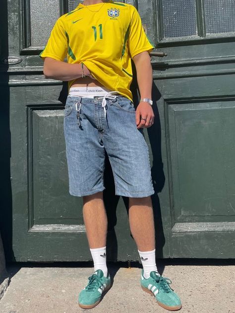 Brazil Bloke Core, Summer Jorts Fits, Brazil Tshirt Outfits, Brazil Shirt Outfit Men, Brazil Outfit Men, Soccer Kit Outfit, Brazil Jersey Outfit Men, Football Shirts Outfit, Retro Football Shirts Outfit