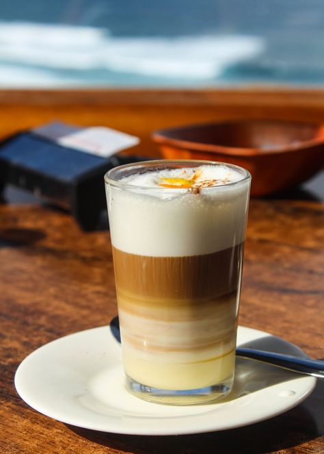 My Spanish Taste: Barraquito coffee Spanish Coffee, Coffee Around The World, Sweet Condensed Milk, Spanish Cuisine, Sweet Coffee, Frothing Milk, Ice Coffee Recipe, Enjoy Coffee, Coffee Powder