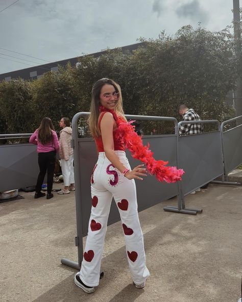 Harry Styles Initials Pants, Lot 2023 Outfits, Harry Styles Love On Your Outfits, Hs Pants Harry Styles, Harry Styles Concert Outfits Inspiration, Hslot Outfits 2023, Harry Styles Red Outfit, Harry Styles Concert Outfit Inspiration, Harry Styles Concert Outfit 2023