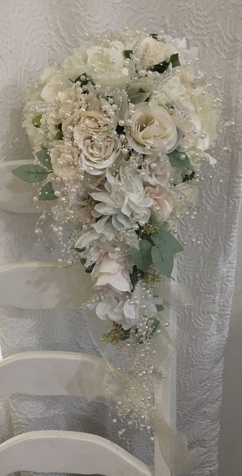 Dream Wedding Bouquet, Fairy Tail Wedding, Elegant Wedding Bouquets, Dream Wedding Decorations, Wedding Bouquets Bride, Bridal Bouquet Flowers, Dream Wedding Venues, Wedding Money, Dream Wedding Ideas Dresses